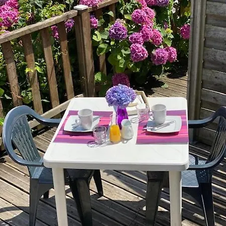 Comme Evidence Et D'hotes 3* 雅尔河畔圣万康