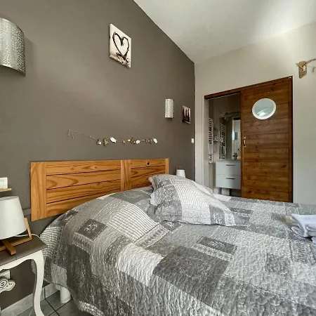 Comme Evidence Et D'hotes 招待所