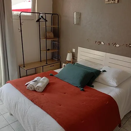 게스트하우스 Comme Une Evidence Chambres D'Hotes 3*